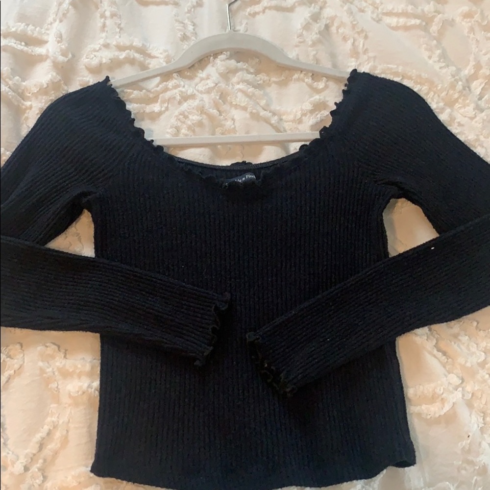 Black Off the shoulder long sleeve crop top